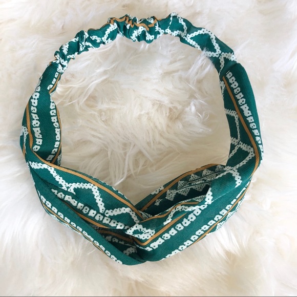 ✨2 for $15✨ Boho Knotted Elastic Headband - Picture 3 of 3